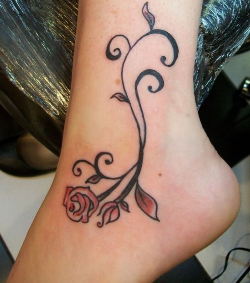 Tattoos Frauen Knochel