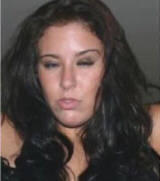 Verzicht auf Alkohol: Wie würde ich ohne Alkohol aussehen? Vorher: Diese junge Dame hat anscheinend einen schlechten Abend hinter sich