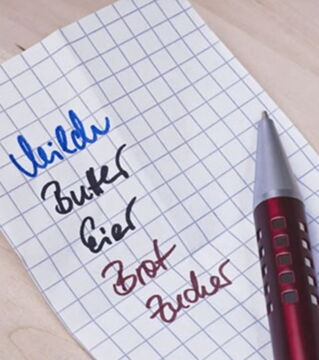 Einkaufsliste: Wer ohne Plan einkaufen geht, kauft unnötige Sachen und gibt dadurch mehr Geld aus. Schreibe also vor deinem Einkauf eine Liste und halte dich daran. Geldersparnis pro Monat: Was kosten Chips und Schokolade? ;)