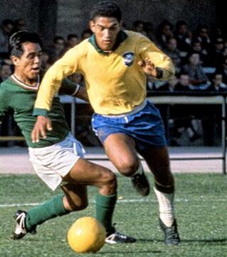 Garrincha: Das brasilianische Genie stirbt 1983 an Zirrhose in seinem kleinen Haus. Er ist damals ganz allein, pleite und alkoholkrank.