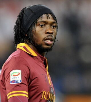 Gervinho forderte einen Helikopter für sich, einen privaten Strand und eine Villa bei seinem Transfer zu Al-Jazira. Ein Transfer, der letztlich nicht stattfand, da der Club nach diesen Forderungen irgendwie keine Lust mehr auf den Neuzugang hatte