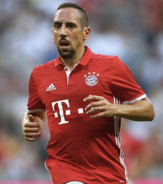 Sonderwünsche von Fußballstars: Franck Ribéry ist unzufrieden mit den französischen Medien. Deswegen weigert er sich, bei Interviews auf französisch zu antworten. Er spricht nur noch Deutsch