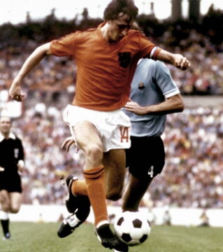 1970 verpassen Johan Cruyff und die Niederlande die WM. 78 ist Cruyff wieder nicht dabei: Er erholt sich von einer Kidnapp-Attacke.