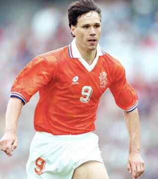 Marco van Basten scheitert mit den Niederlanden 1986 in der Qualifikation an Belgien.