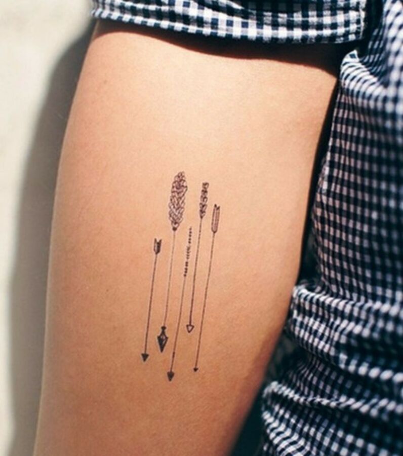 pfeil tattoo frau