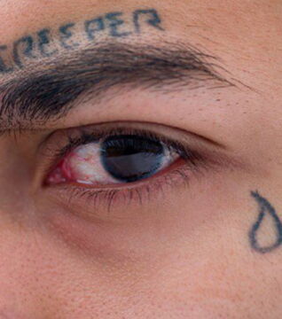 Bedeutung von Gefängnis-Tattoos –Ungefüllte Träne: Die Arbeit/Rache des Häftlings ist noch nicht vollbracht.