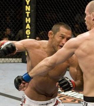 1. UFC 100, mit Brock Lesnar vs. Frank Mir, Georges Saint-Pierre vs. Thiago Alves und Dan Henderson vs. Michael Bisping