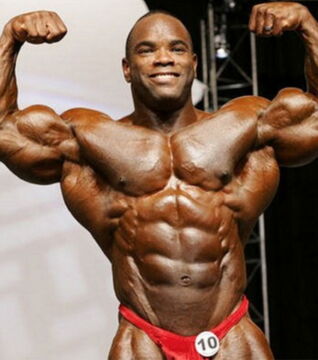 11. Johnnie Otis Jackson hat einen der besten Oberkörper und unglaublich viel Kraft.