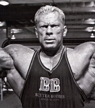 14. Dennis Wolf gewinnt den Arnold Classic und gilt als begabter Kampfsportler.