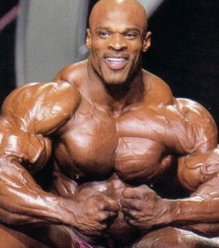 2. Ronnie Coleman dominiert die Bodybuilding-Industrie mit ganzen 26 IFBB Titeln.
