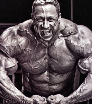 4. Markus Ruhl, „Der deutsche Albtraum“ genannt, beginnt das Bodybuilding mit 19 Jahren und beeindruckt mit seiner Schulterweite. Er wird erster bei den 2000 Toronto Pro.