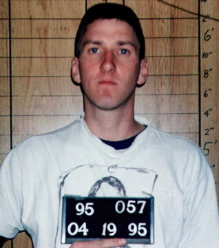 Timothy McVeigh, verübte das Attentat in Oklahoma City am 19. April 1995. 168 Personen wurden getötet. „Ich bestimme über mein Schicksal. Ich bin der Kapitän meiner Seele.“