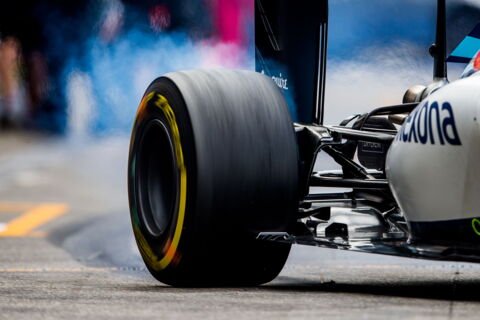 Nur Pirelli lässt die Reifen quietschen