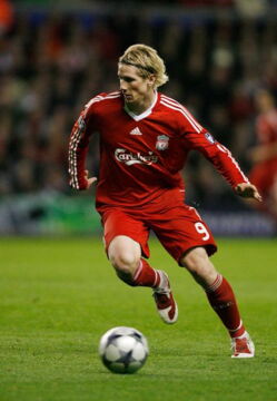 Fernando Torres – Schlag gegen den Kopf