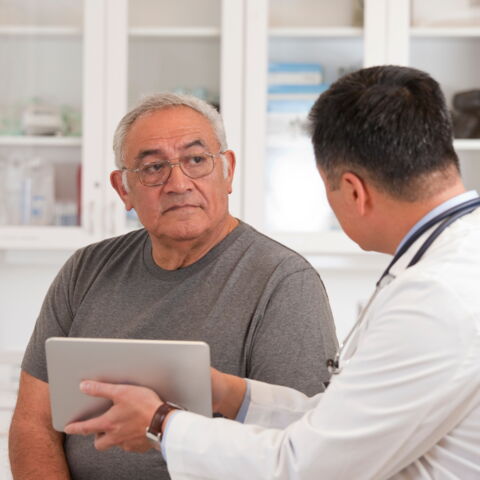 4. Auch Männer können an Brustkrebs erkranken