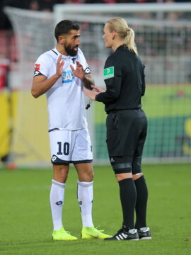 Demirbay: Frauen haben im Fußball nichts zu suchen