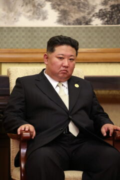 Er ist übergewichtig