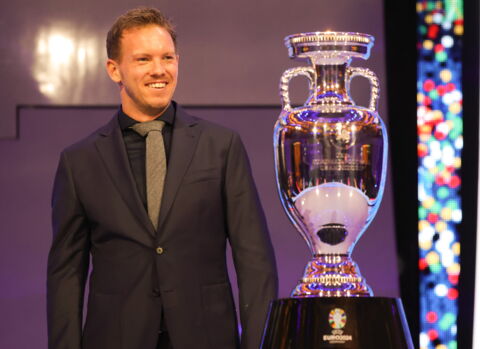 Welchen Namen trägt der Siegerpokal?