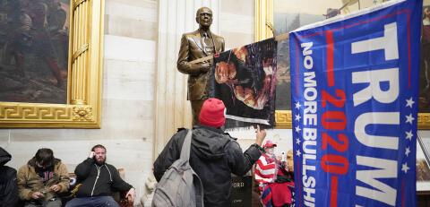 Die Demonstranten besetzen das Kapitol