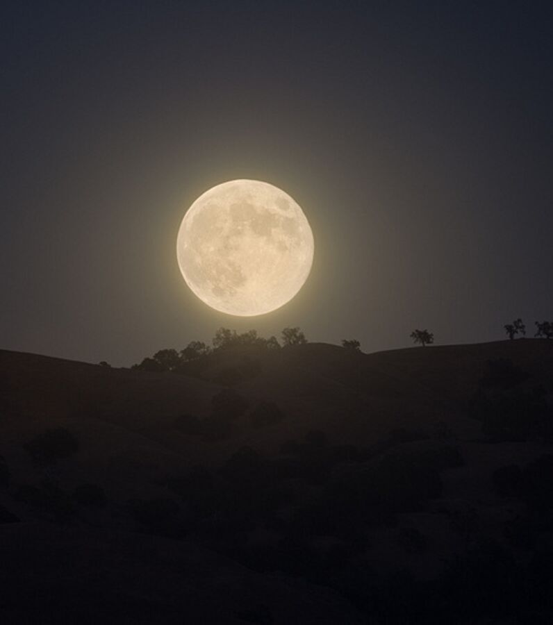 Photos D Couvrez Les Superbes Images De La Lune Des Moissons