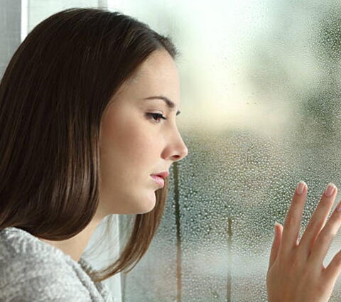 Aries: You tend to ruin your life with all the negative thoughts that go through your mind. Your stubborn character also doesn’t help to get rid of your dark thoughts.