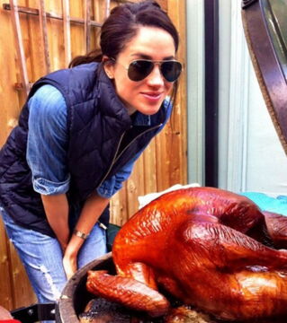 7. Meghan celebrated Thanksgiving in 2016 wearing a casual puffer vest. You can find this quilted puffer vest at J.Crew for about £30.