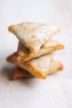 Chicken and vegetable samosas