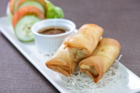Chicken spring rolls with vegetables