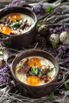 Coddled eggs with leek and spices!