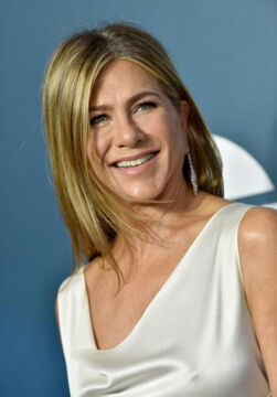 Jennifer Aniston was born in 1969, she is 51 years old.