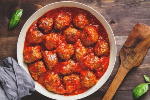 Meatballs in tomato sauce