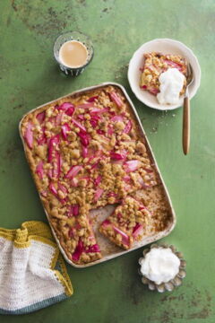 Melting rhubarb crumble