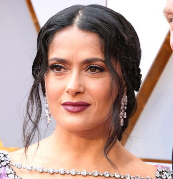 Salma Hayek doesn’t hide her grey hair