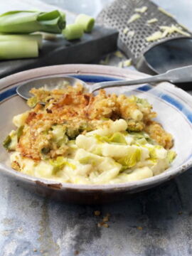 Savoury salmon and leek pasta