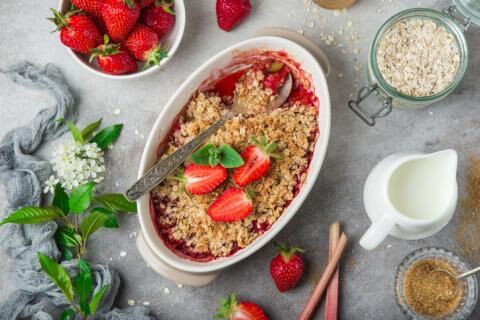 Strawberry and rhubarb crumble