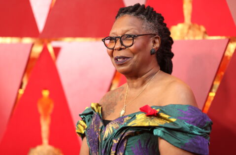 Whoopi Goldberg shows off her grey hair without any problem