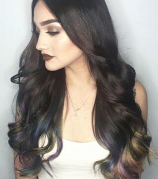 The pearl hair look can also look stunning with a darker base. The light colours at the tips look amazing right?