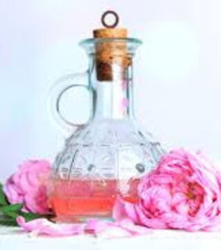 Rosewater purifies the skin and leaves it with a fresh and natural scent. Use it as a daily cleanser!