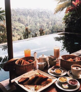 Since then she has led the life of a rea jet-setter. @imbrigita