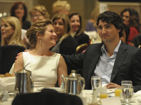 他们的关系跌宕起伏