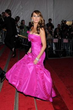 2008: Melania in bright pink