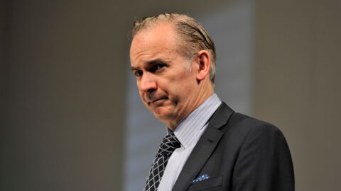 Actor Paul Ritter played Eldred Worple, the writer and wizard who lived with vampires and wrote a book about them.