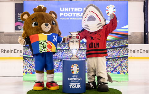 Is there a volunteer program at EURO 24?