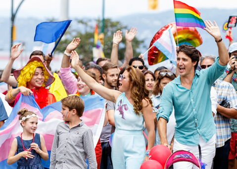 对 LGBTQ+ 群体的坚定支持