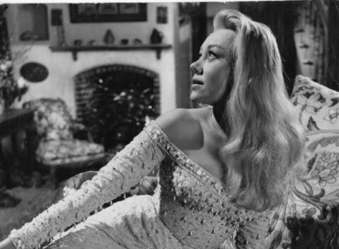 Glynis in Mad About Men