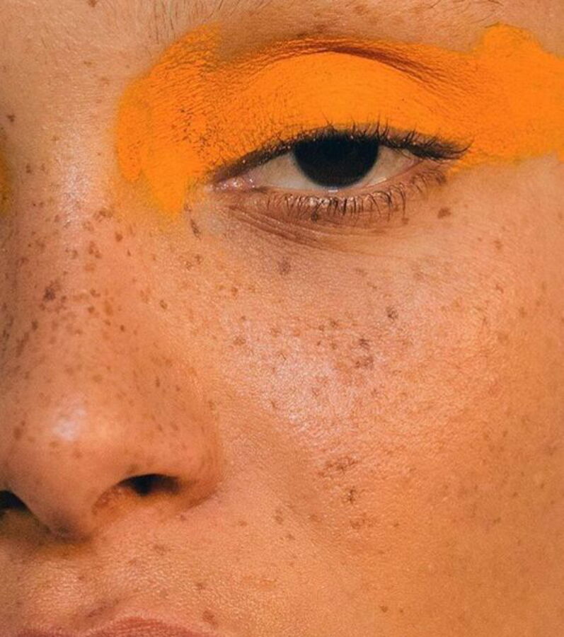 La tendance du fard à paupière mal appliqué