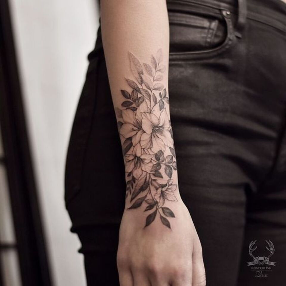 Tatouage Manchette Fine Femmenull