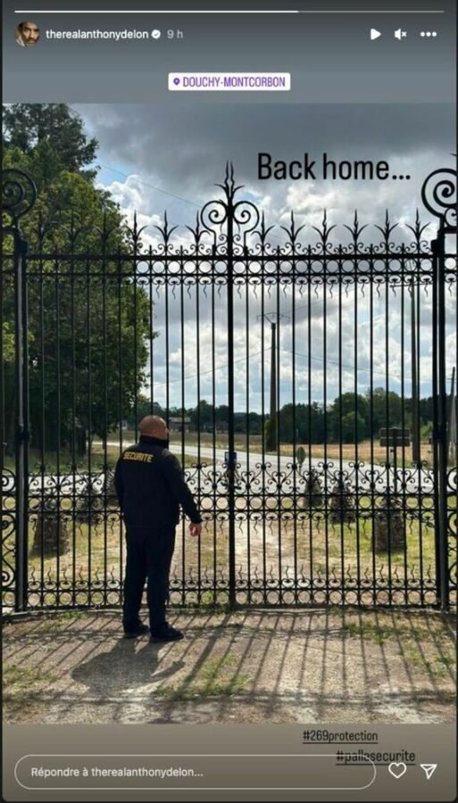 Photos : Alain Delon : Visite Guidée De Sa Demeure Historique à Douchy