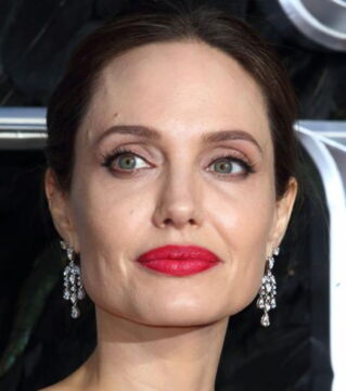 Am Anfang spricht sie über ihre Kinder