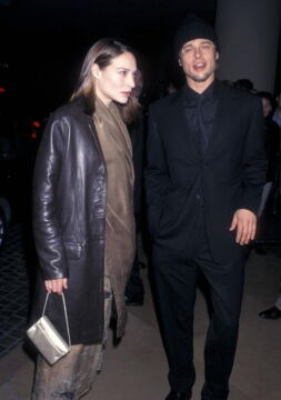 Brad Pitt und Claire Forlani